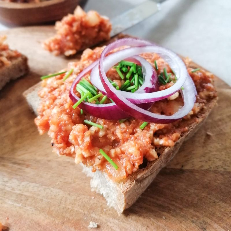 Herzhaftes Veganes Mett mit einfachen Zutaten